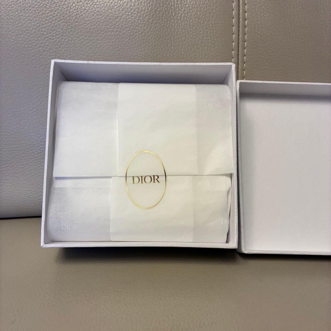 Dior ハート型キルティング 三つ折り財布