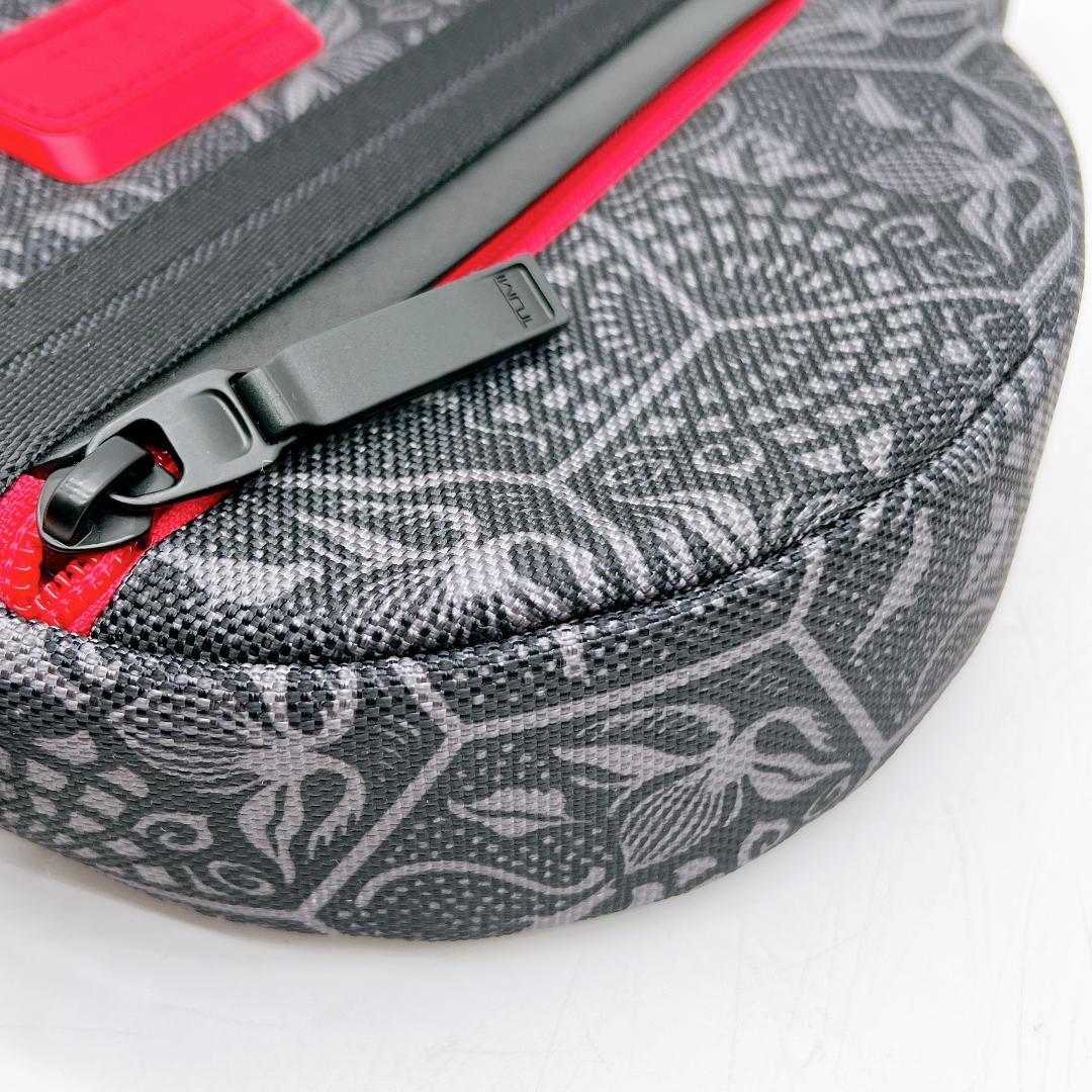 未使用級 TUMI ピンポン クロスボディ ボディバッグ STAPLE f640