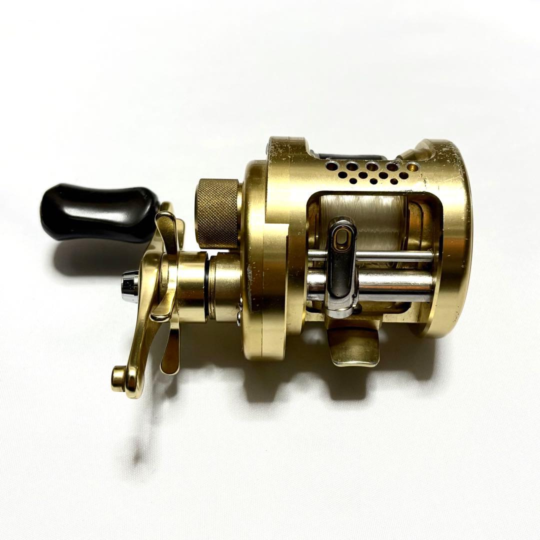 カルカッタ コンクエスト 100 SHIMANO シマノ ベイトリール