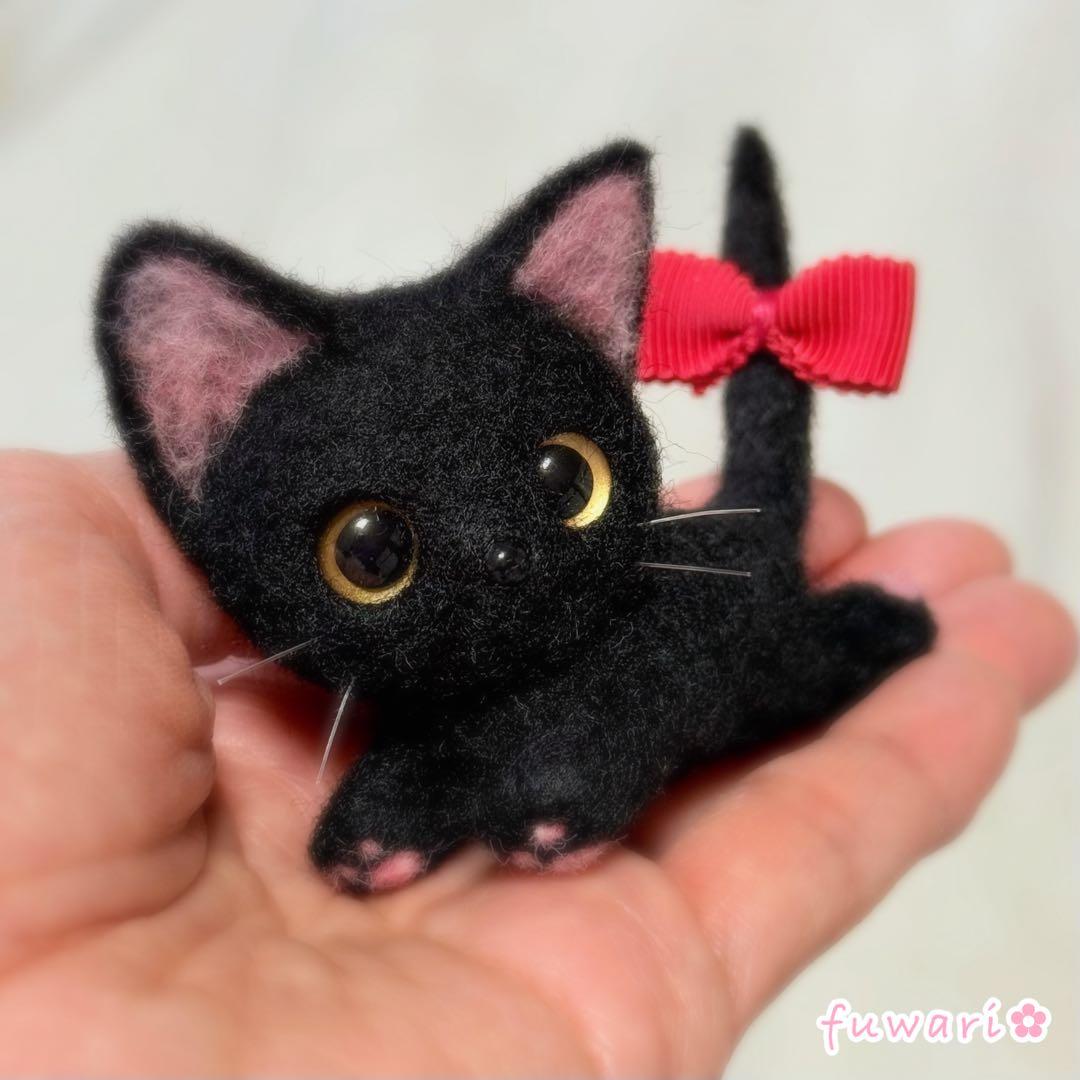 【リクエスト品】　羊毛フェルト　猫　ちょこんと甘えんぼ♡黒猫・キジ白ちゃんセット