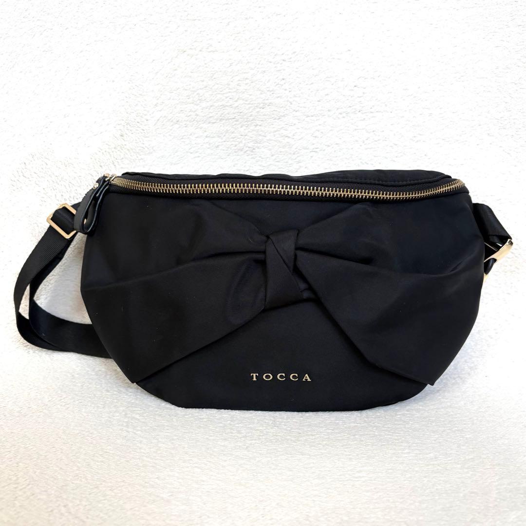 あんあん様⭐︎美品【TOCCA】ボディバッグ リボン ゴールド金具 ナイロン 黒