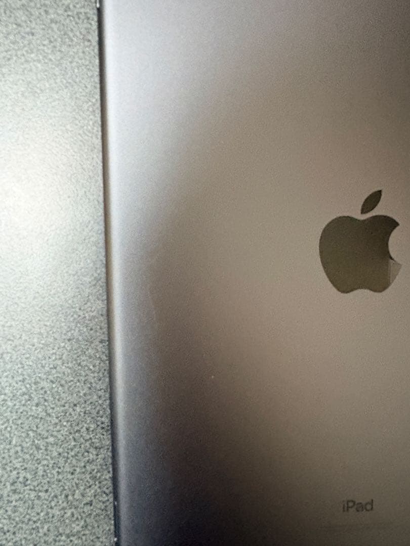 Apple iPad 第七世代 32GB本体 充電ケーブル付き