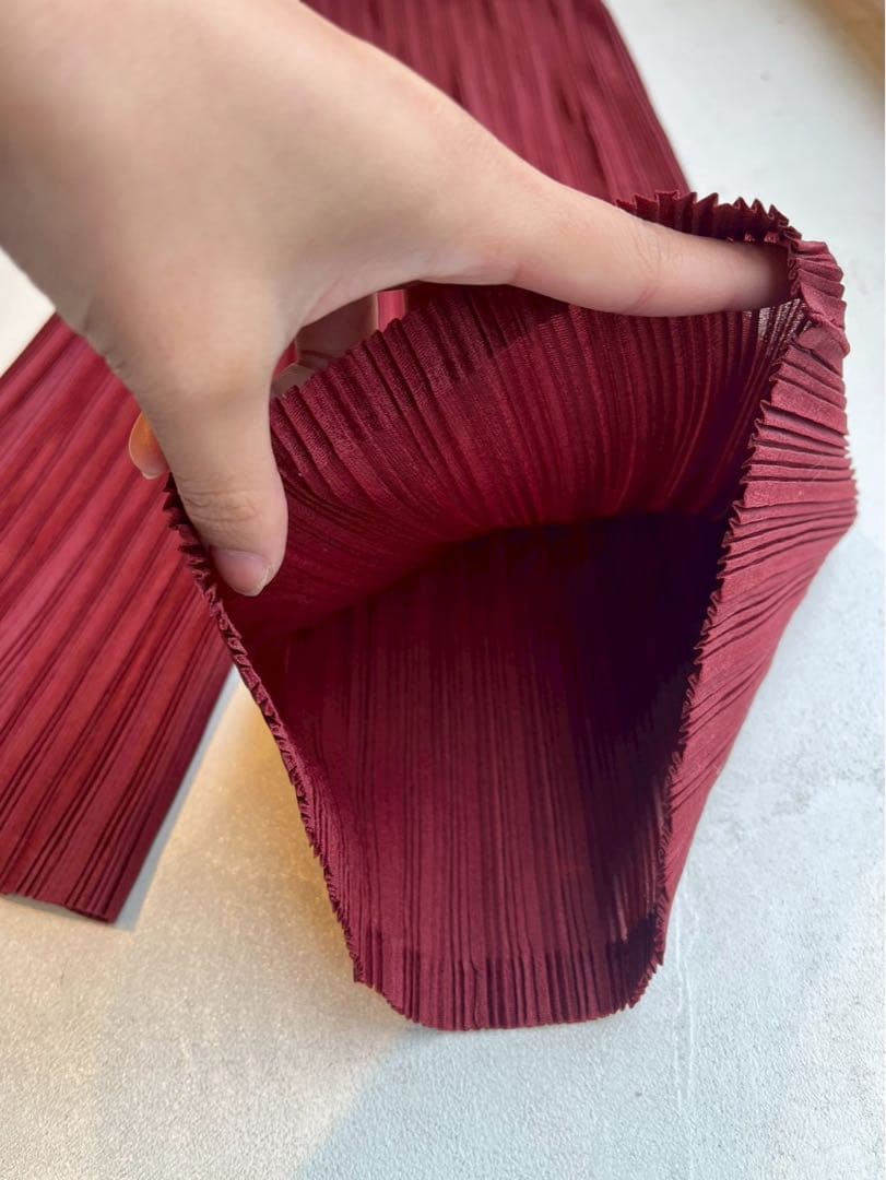 【新品未使用】ISSEY MIYAKE イッセイミヤケ ネックウォーマー レッド