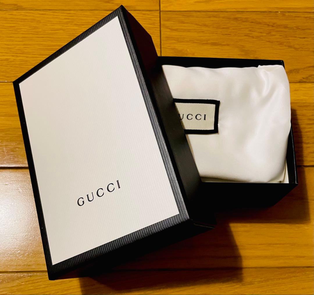 gucci グッチ　二つ折り財布