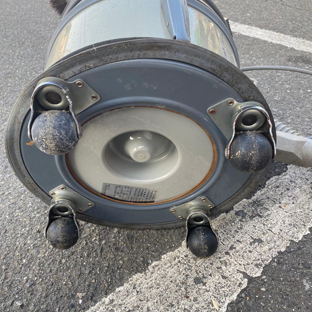 アメリカ製　業務用の乾湿両用掃除機