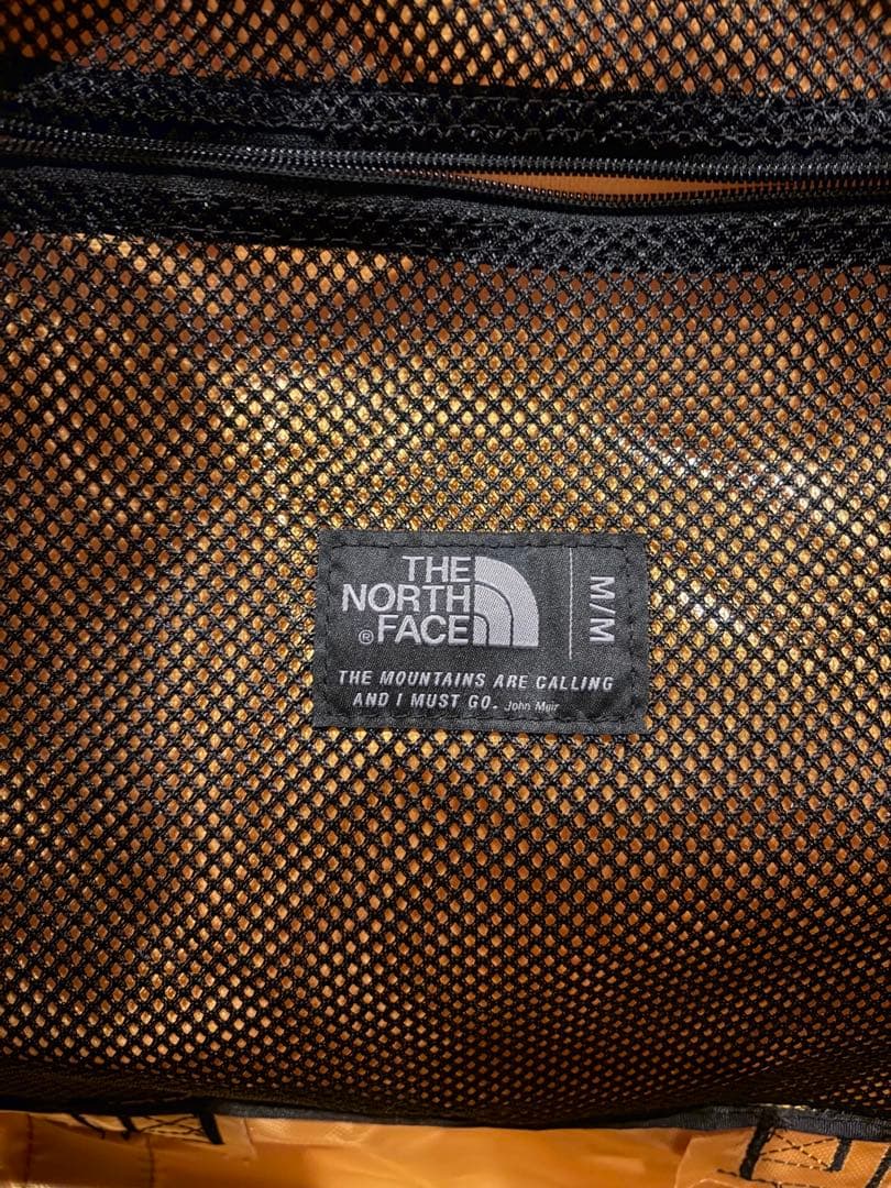 the north faceボストンバッグゴールド