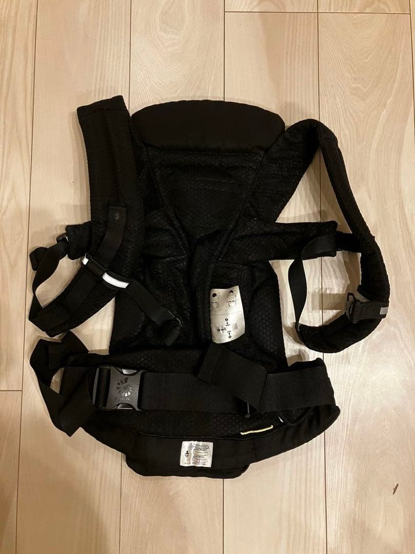 エルゴ　オムニ　黒 抱っこ紐 メッシュ素材