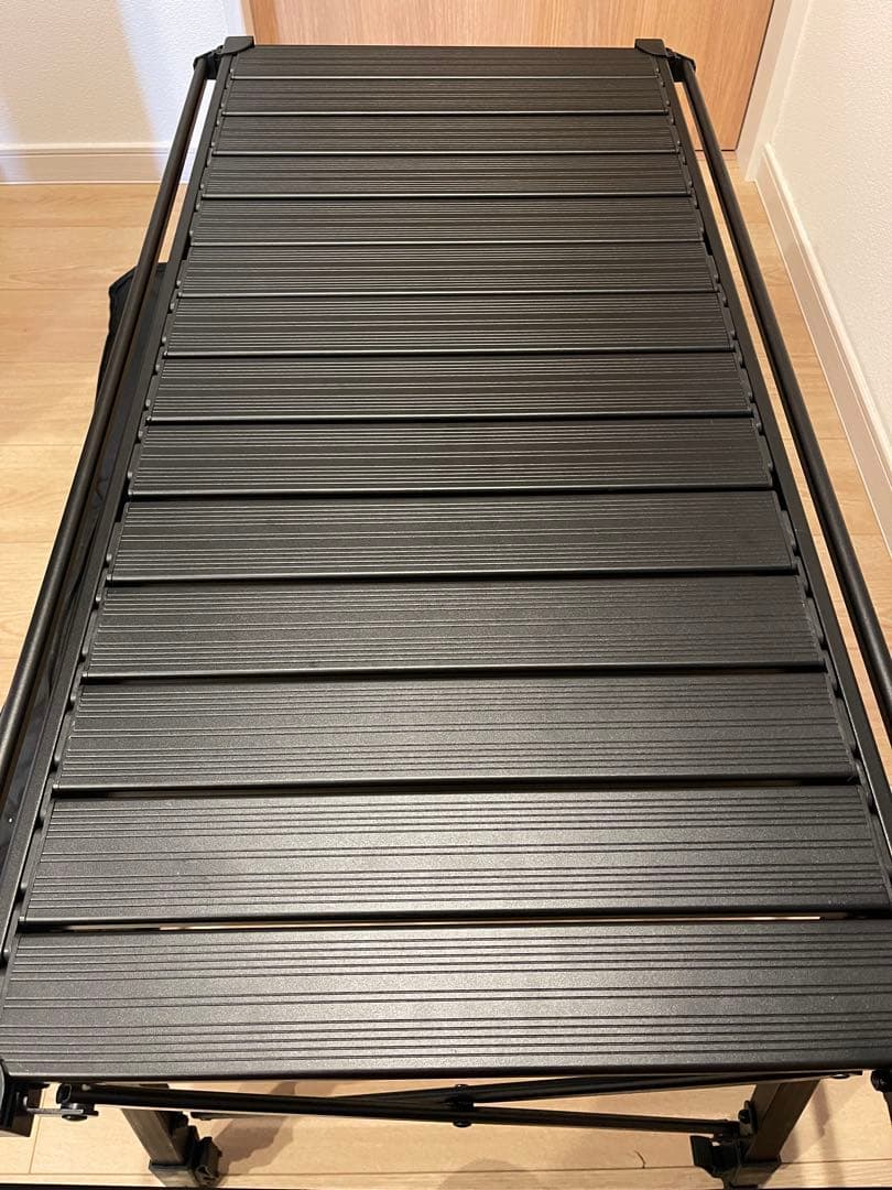 次世代　IGTテーブル ブラック アルミ製 86x44cm