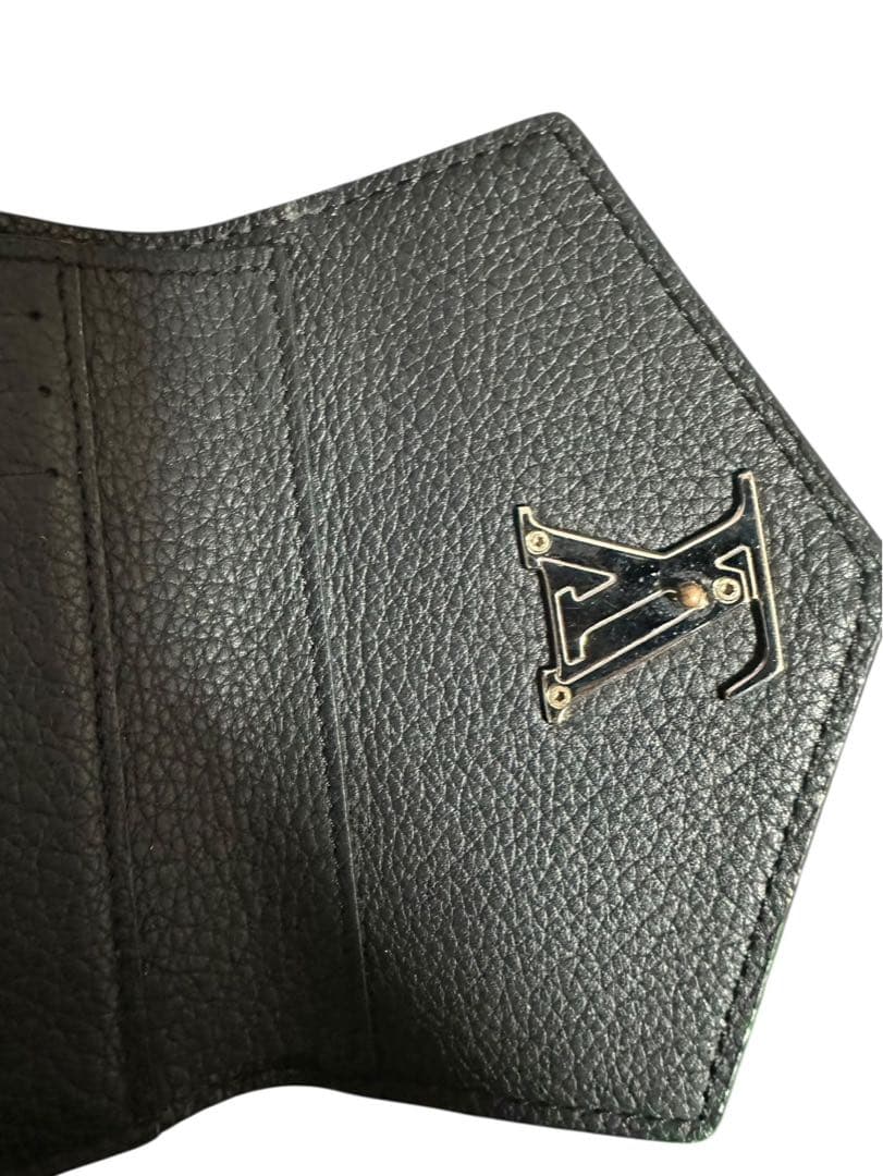 LOUIS VUITTON 財布カプシーヌ 三つ折りコンパクトウォレット黒レザー