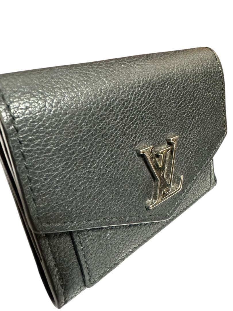 LOUIS VUITTON 財布カプシーヌ 三つ折りコンパクトウォレット黒レザー