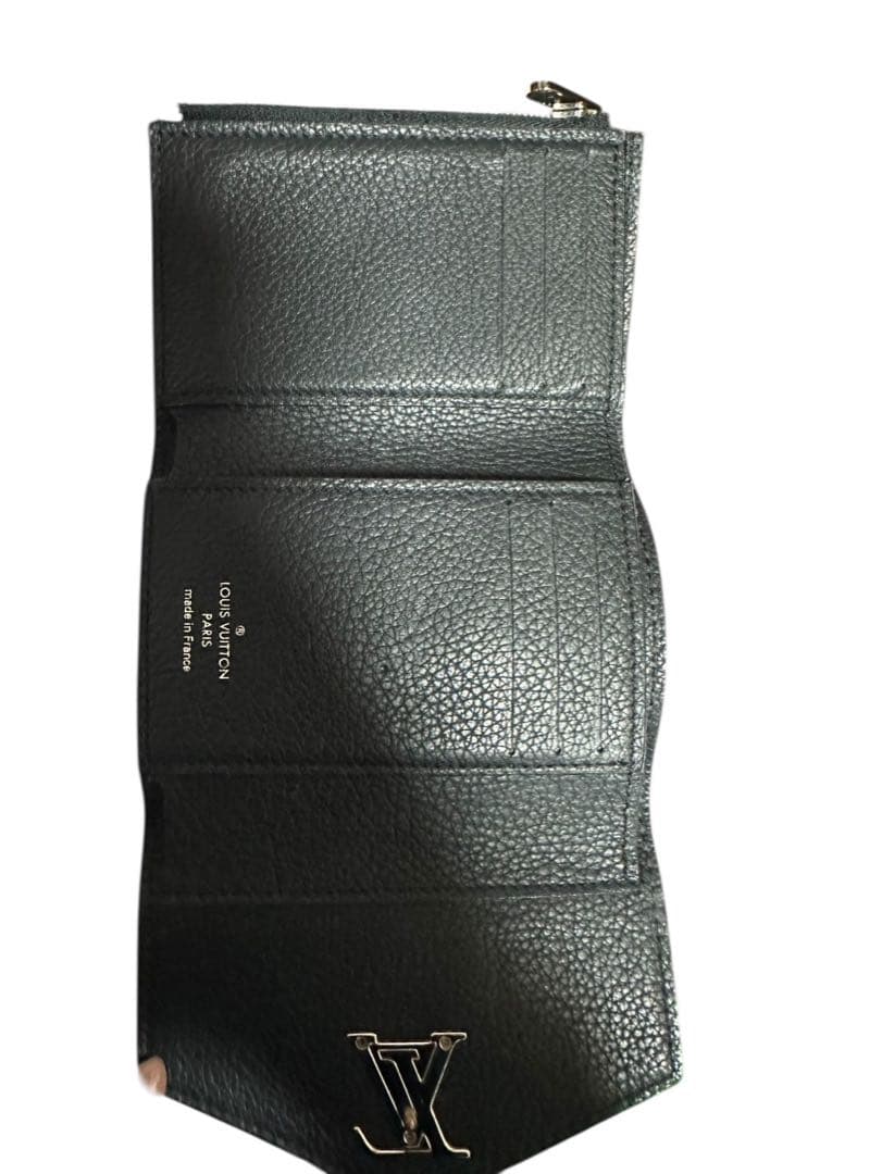 LOUIS VUITTON 財布カプシーヌ 三つ折りコンパクトウォレット黒レザー