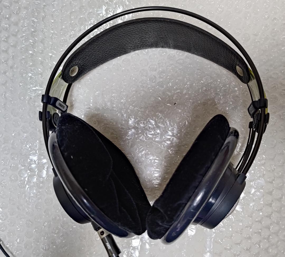 AKG K702（アップグレードケーブル AKG C200 付き）