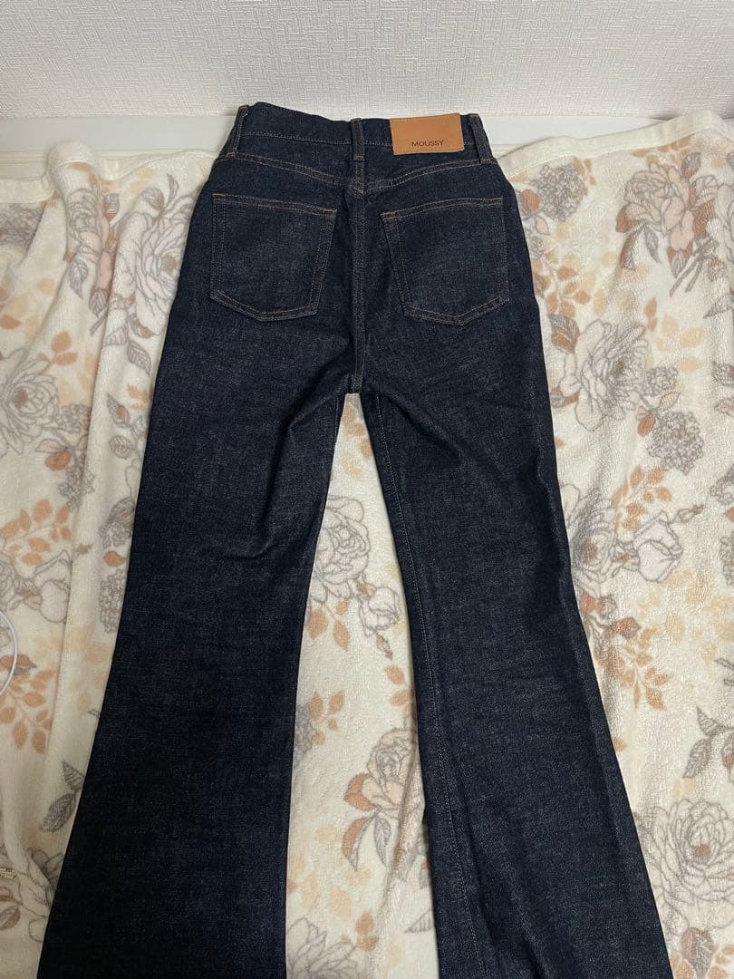 b*9様 MOUSSY ダークデニム フレアパンツ