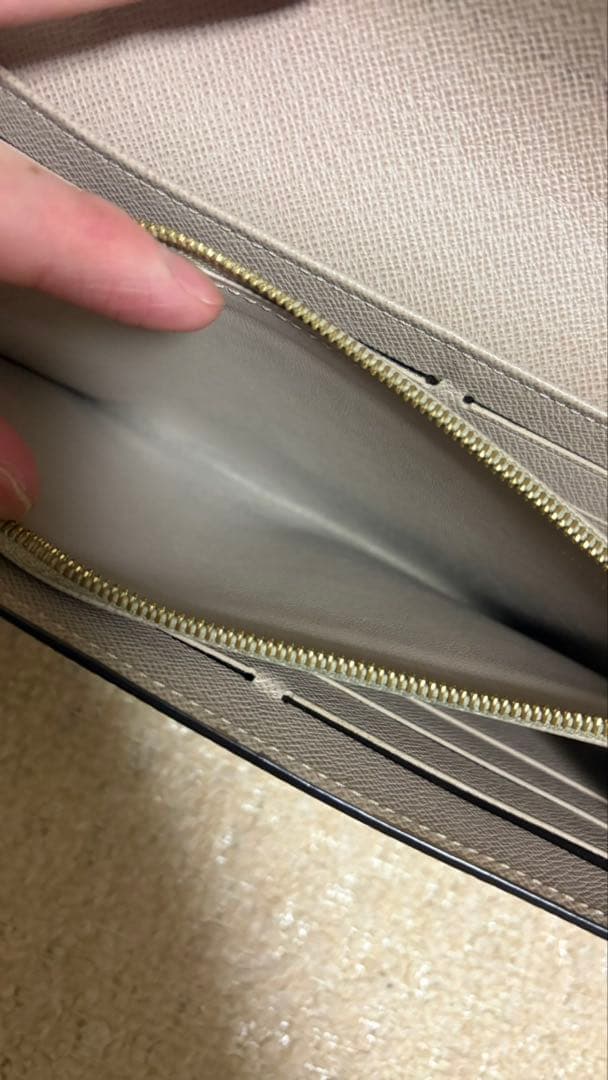 LOUIS VUITTON ポルトフォイユ　ツイスト　エピレザー