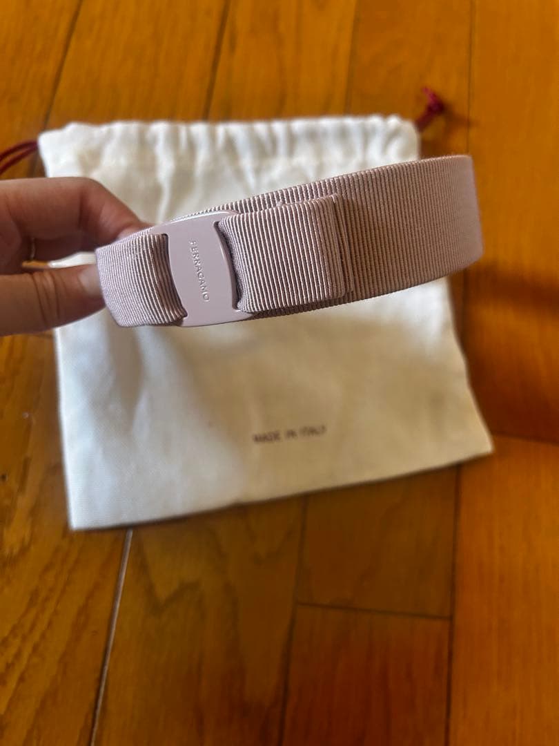 【値下げ】Salvatore Ferragamo フェラガモ カチューシャピンク