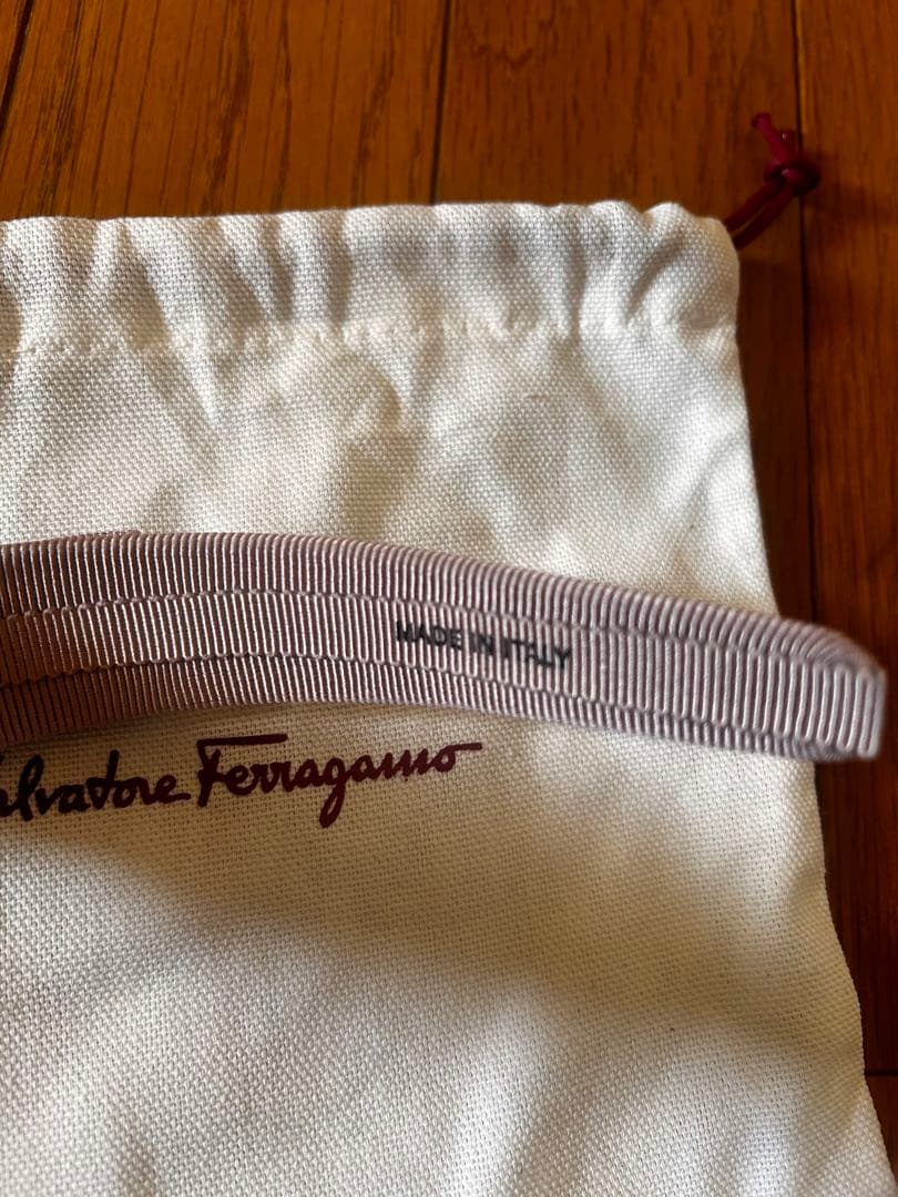 【値下げ】Salvatore Ferragamo フェラガモ カチューシャピンク