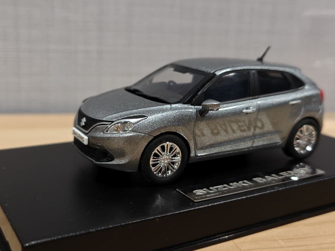 J*君様 希少！ 珍品？ スズキ バレーノ 1/43ミニカー