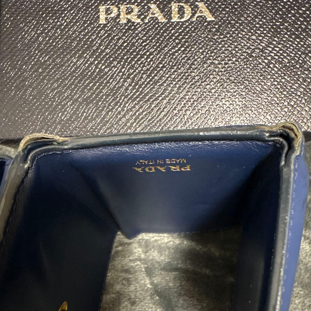 PRADA 青 三つ折り財布