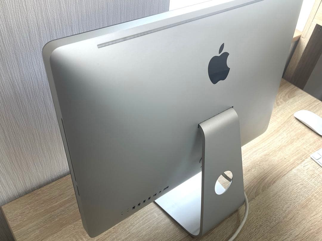 【値下中】Apple iMac 21.5インチ　キーボード・マウス付