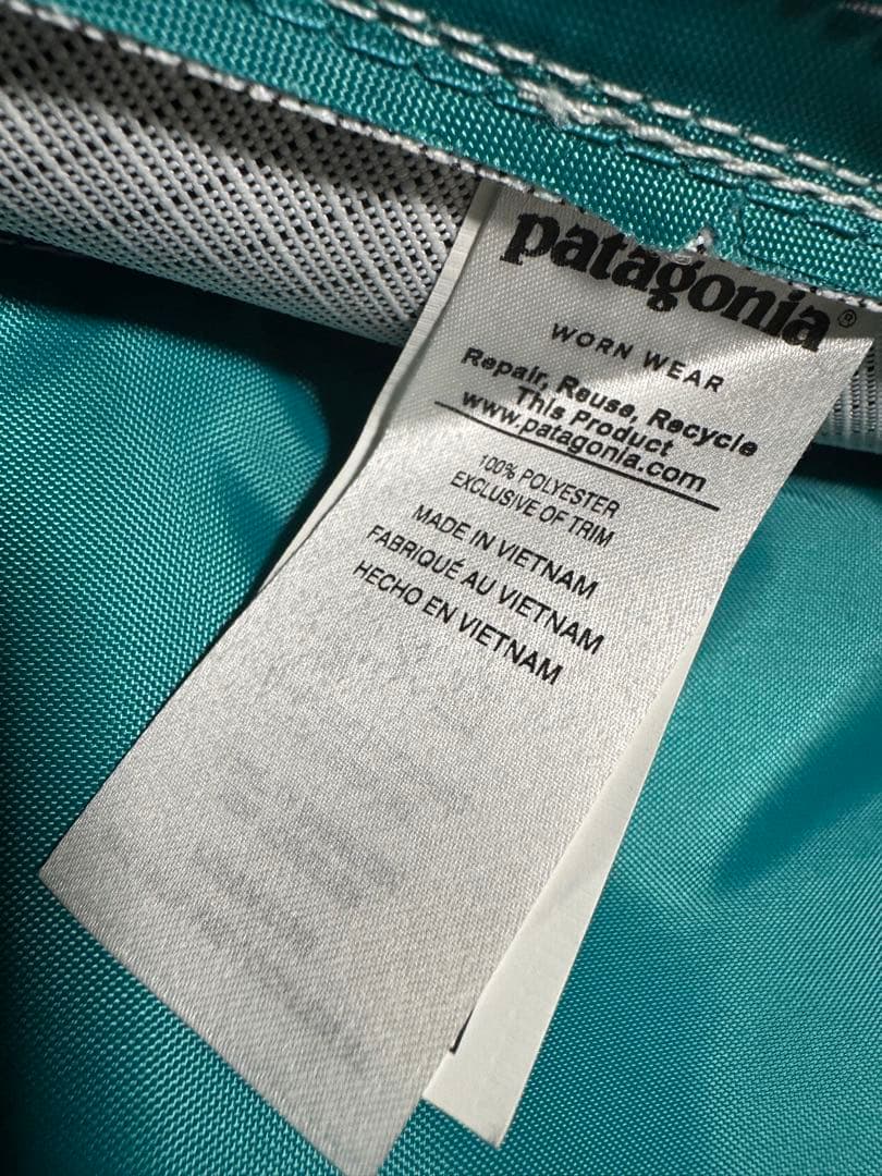 極美品 patagonia ブラックホール キューブ 10L ホワイト