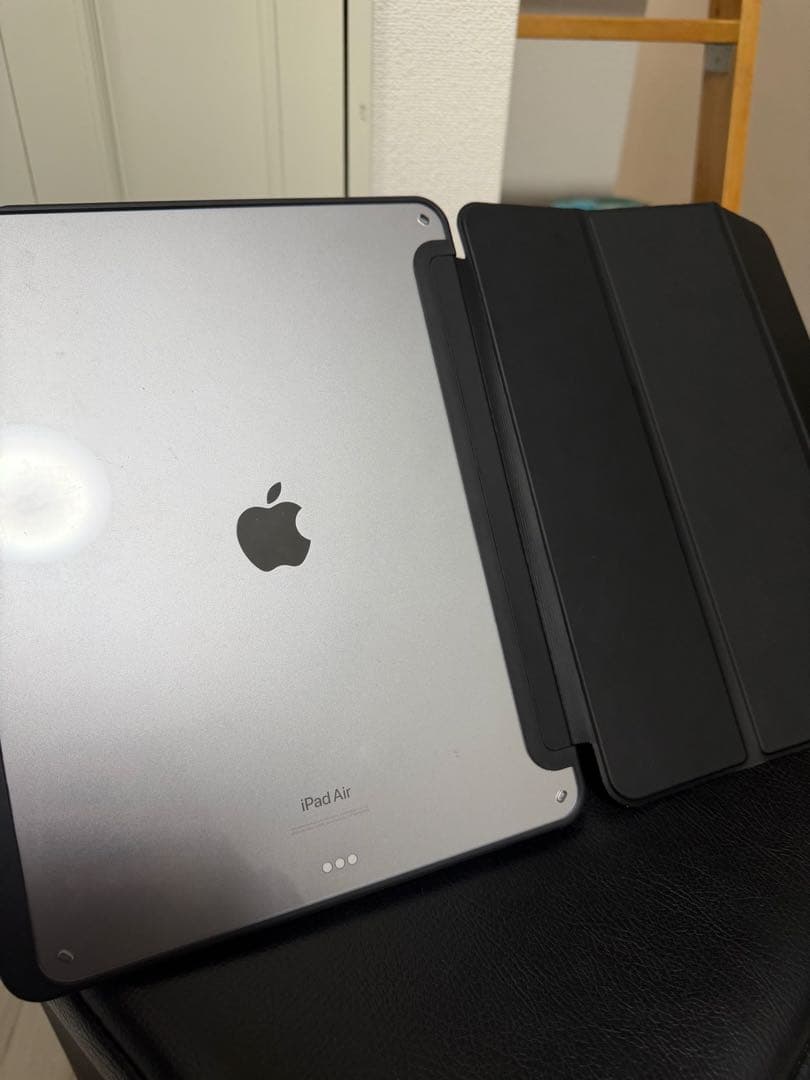 iPad Air (M2) 13インチ256GB スペースグレイ ケース付き