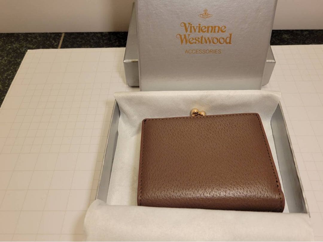 新品 Vivienne Westwood 二つ折り財布 コーヒー