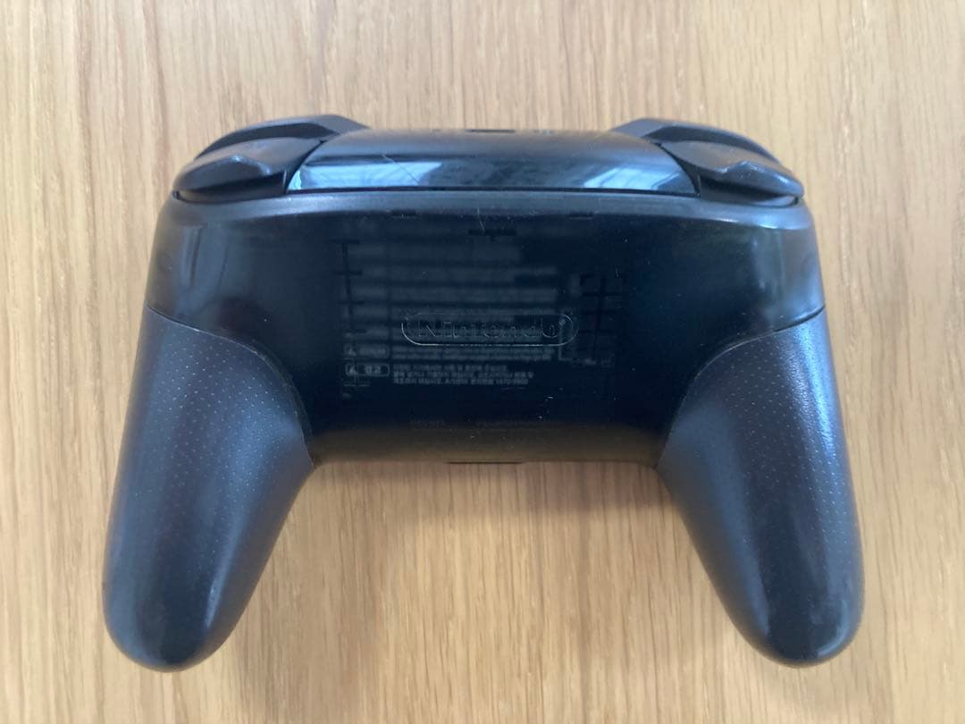 Nintendo Switch 本体 と プロコントローラー