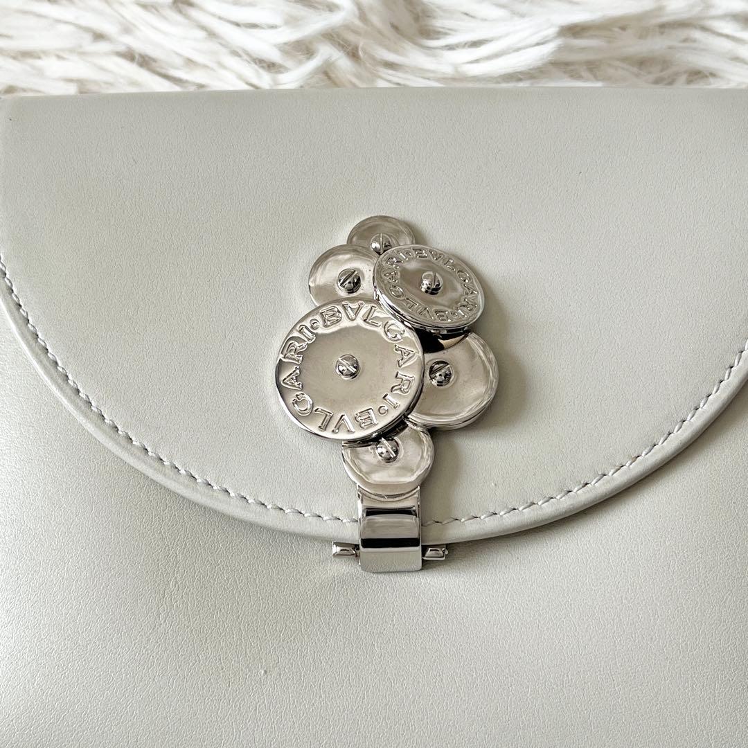 未使用品✨　BVLGARI　ブルガリ　チクラディ　二つ折り財布　レザー
