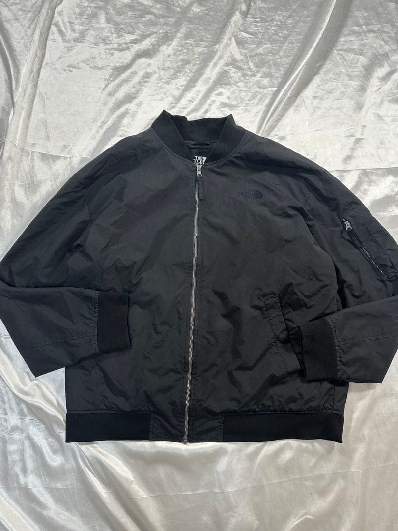 海外限定　THE NORTH FACE MA-1 ボンバージャケット　刺繍ロゴ