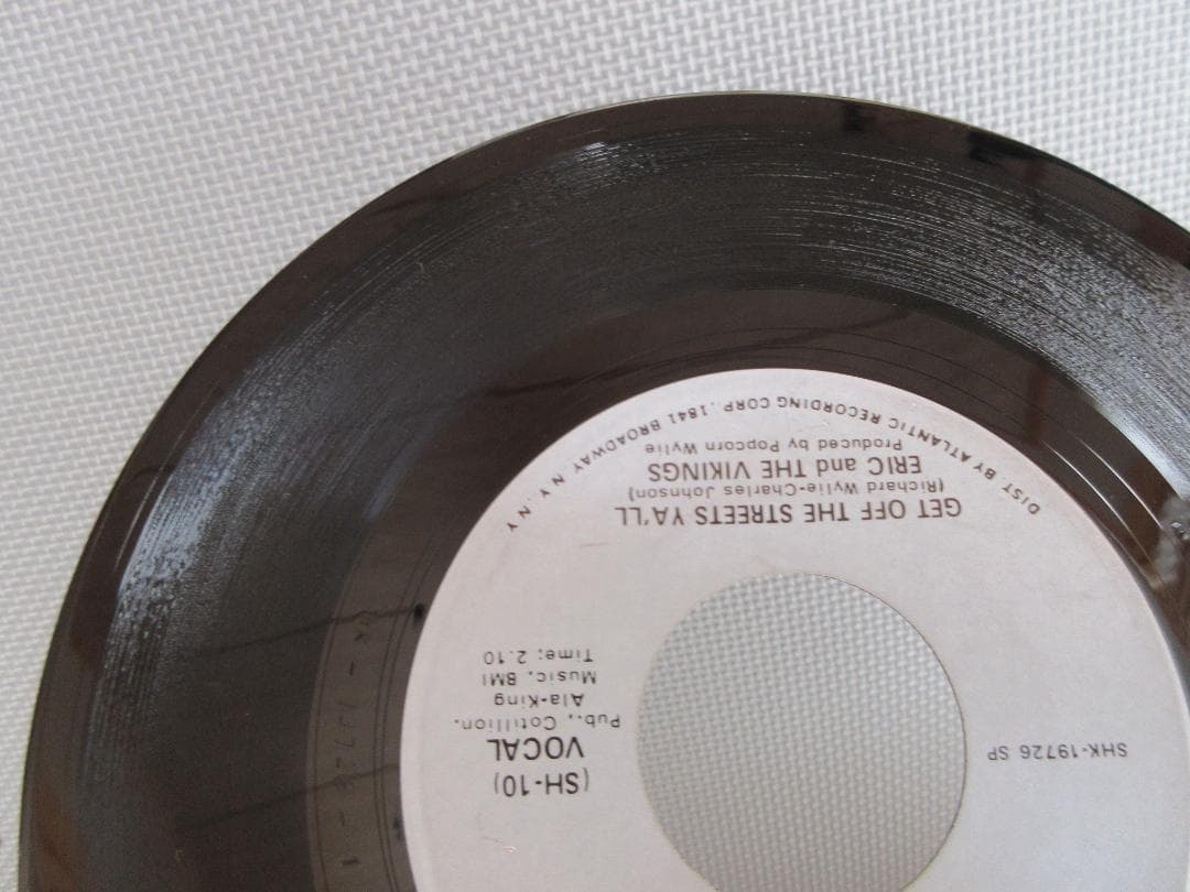 ★ERIC and THE VIKINGS / VIBRATIONS★