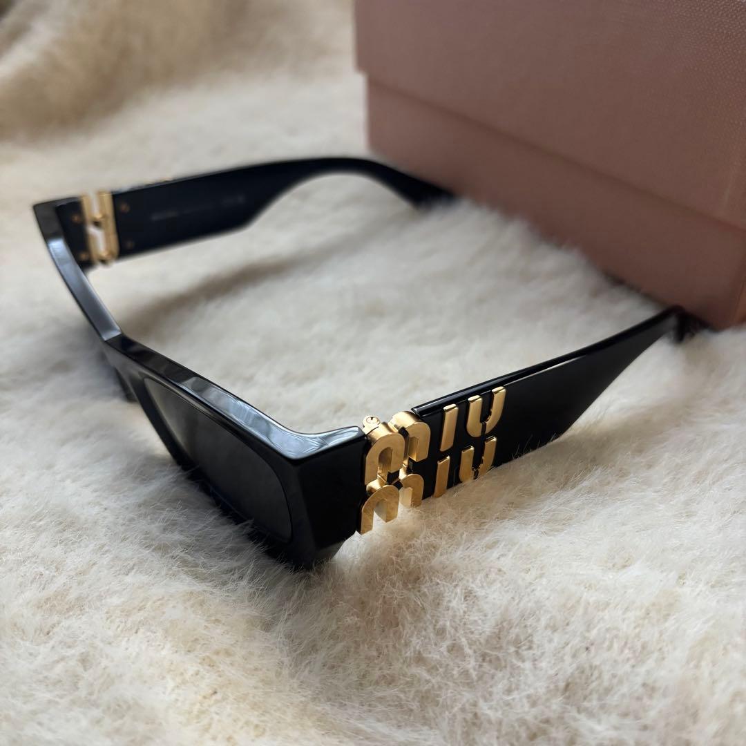 miu miu スクエアグリンプスサングラス
