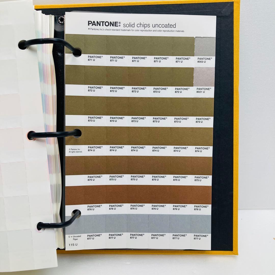 PANTONE solid chips 　コート／アンコート　7000番あり