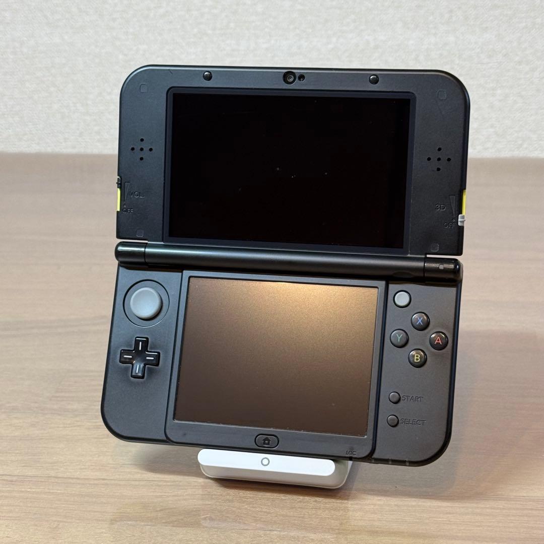 Newニンテンドー3DS LL ライム×ブラック 箱付き 3-143