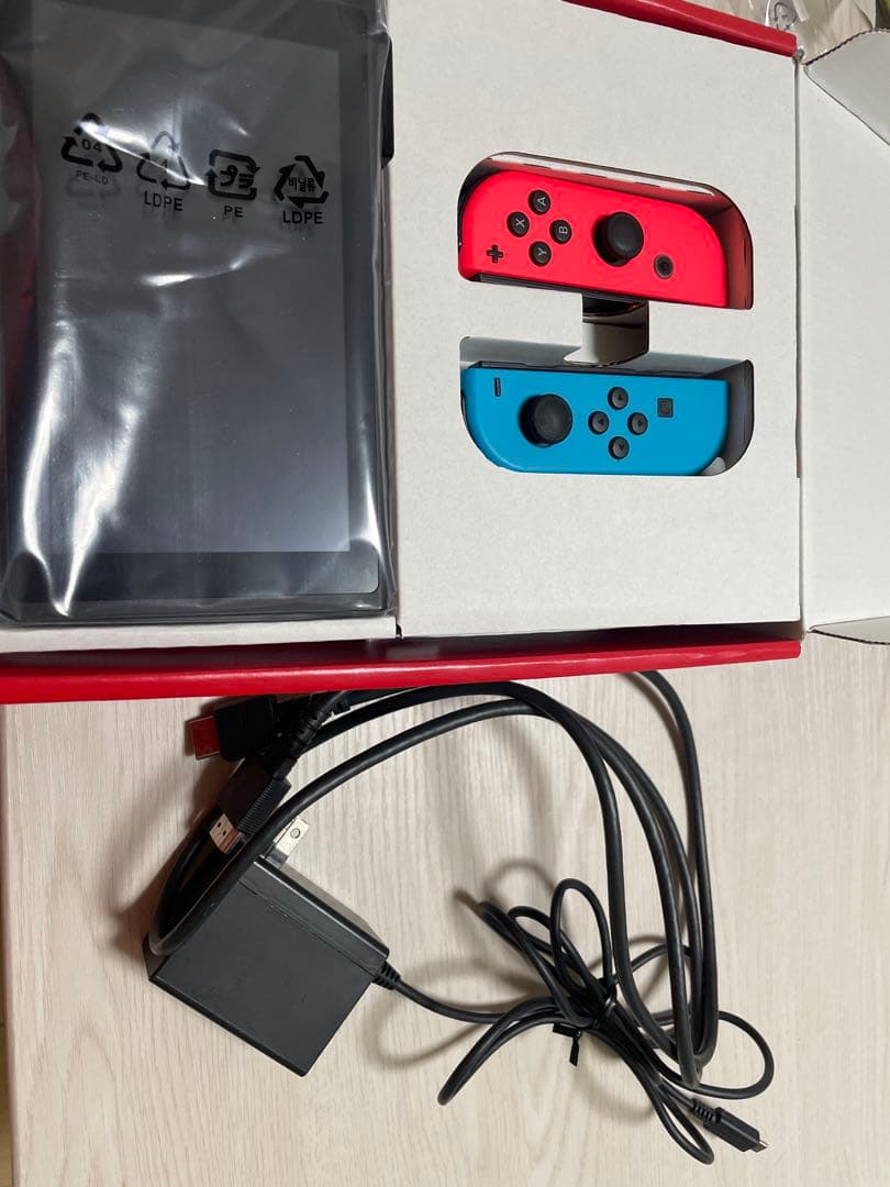 Nintendo Switch 本体 青/赤 ゲームソフト4本、攻略本1冊