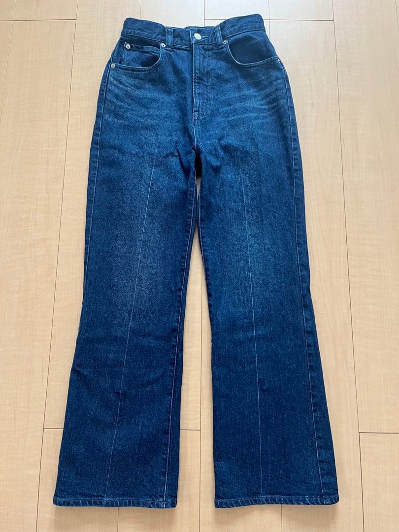 【本日限定値下】センタープレスハイウエストパンツ　ノーリーズ　リエミラー