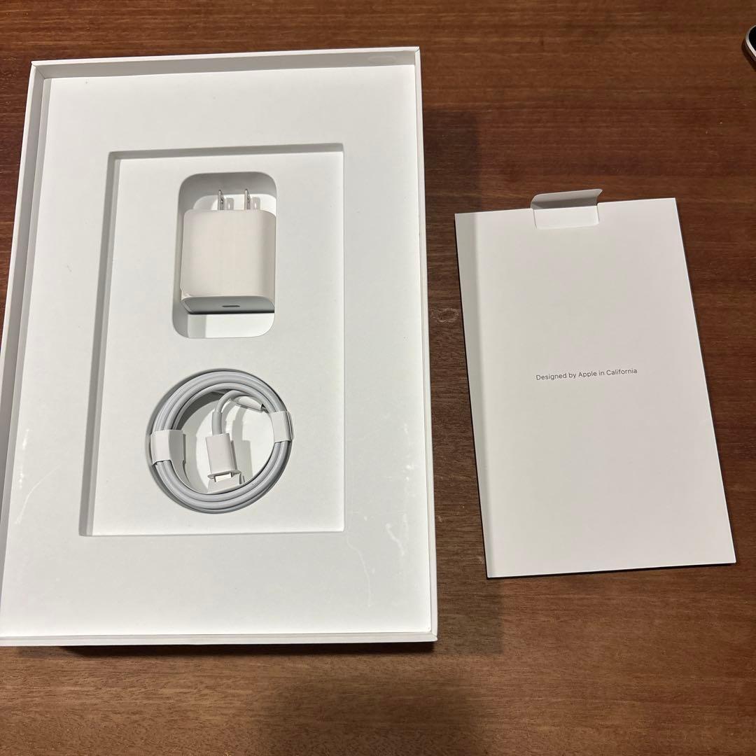 Apple iPad第9世代 箱・アダプター・充電器ケーブル付き