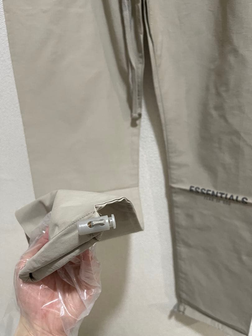 ESSENTIALS NYLON TRACK PANTS(価格:20000円)