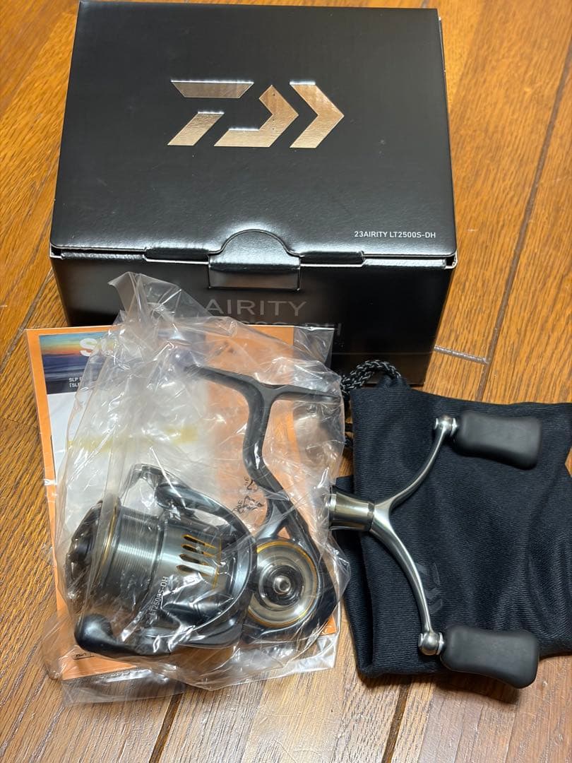 （極美品）ダイワ23 エアリティLT2500S-DH