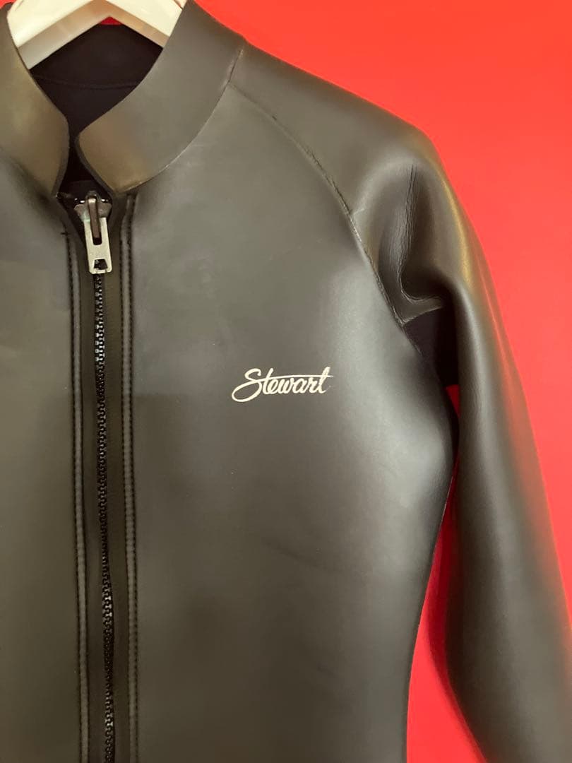 Stewart ブラック フルジップ タッパー