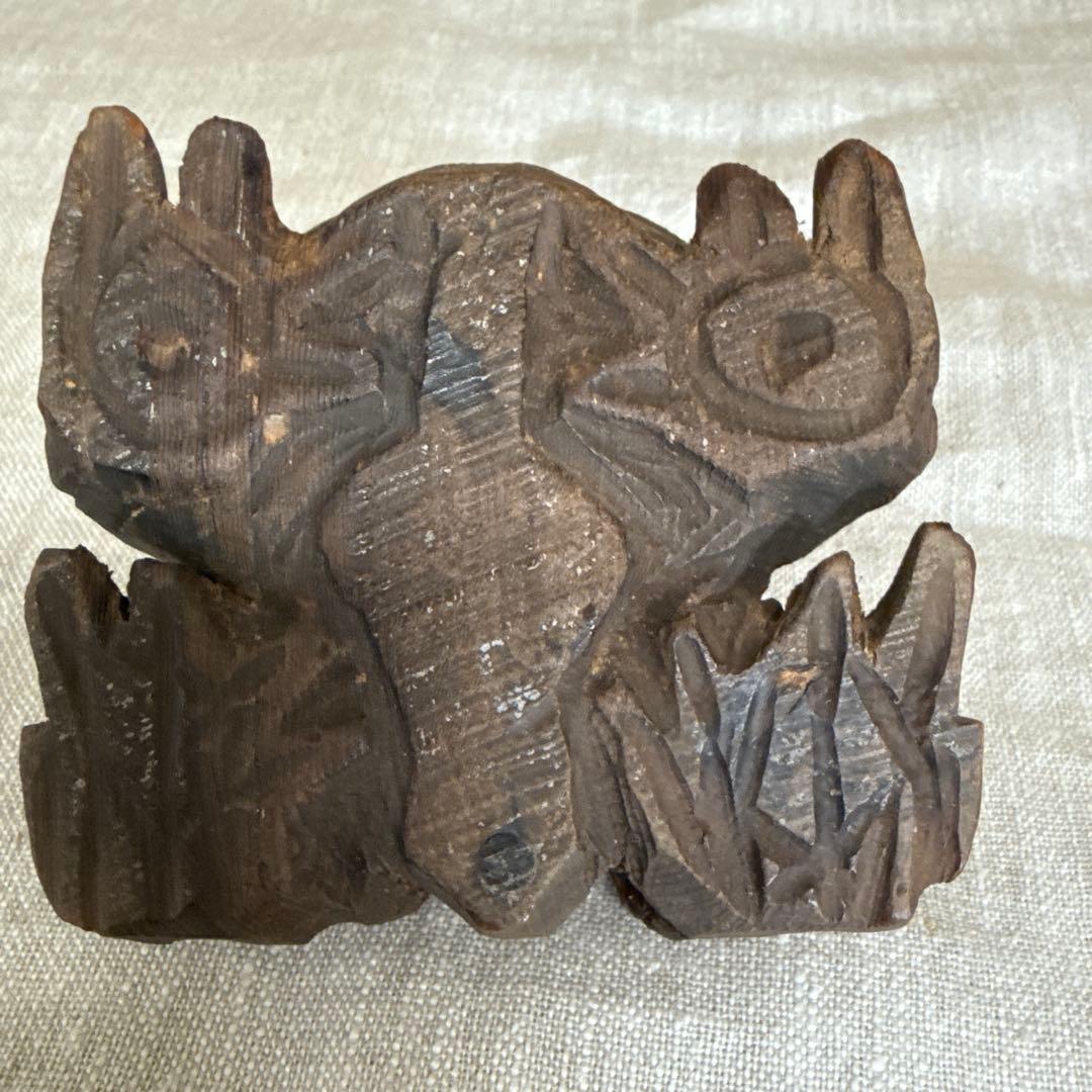 カエル　木彫り　彫刻　蛙の置物　ガマガエル