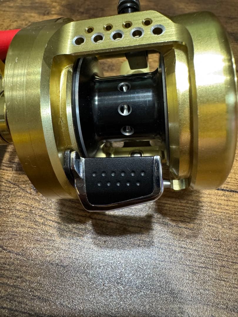 SHIMANO カルカッタコンクエスト201HG