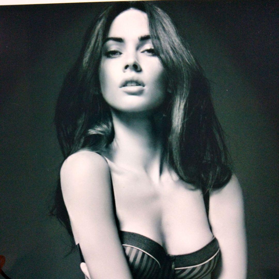 ミーガン・フォックス直筆サイン入り超大型写真‥Megan Fox…