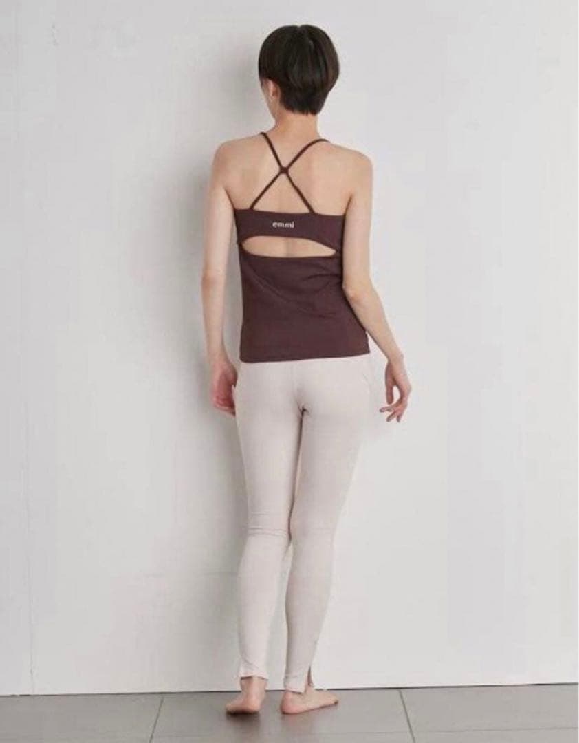 0サイズ emmi yoga エミヨガ サステナレッチレギンス ピンクベージュ