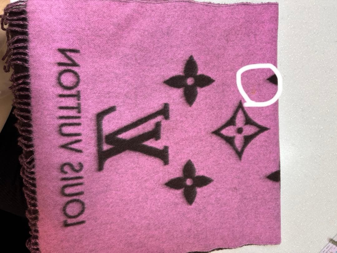 S*o様 【美品】【お値下げ】LOUIS VUITTON マフラー　レイキャビッ