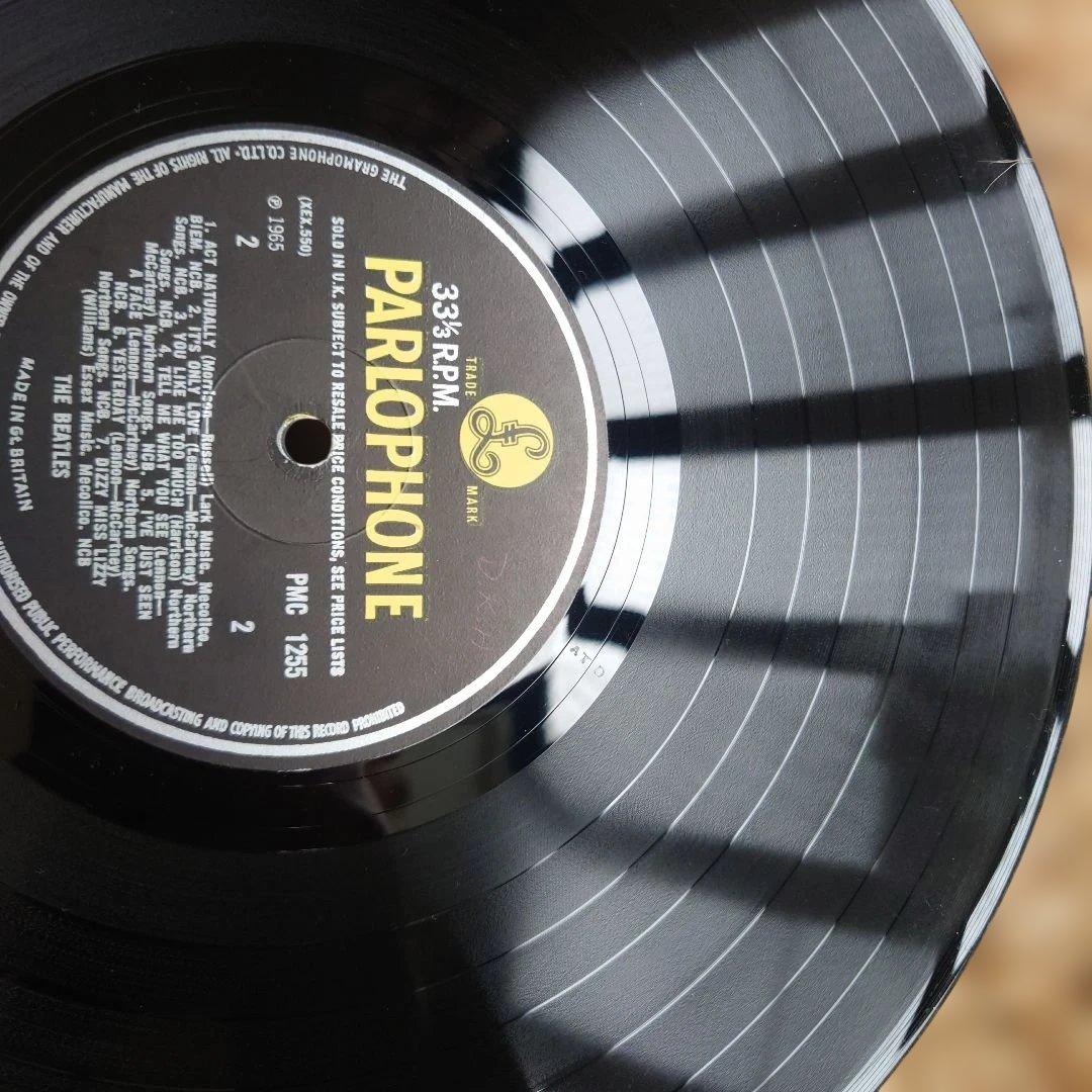 UK初回盤THE BEATLES HELP!