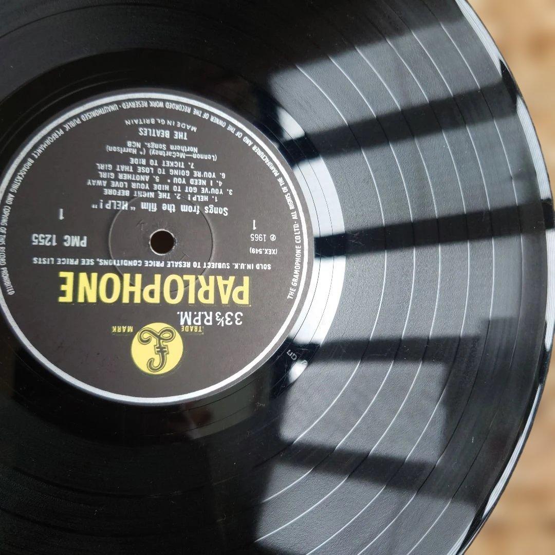 UK初回盤THE BEATLES HELP!