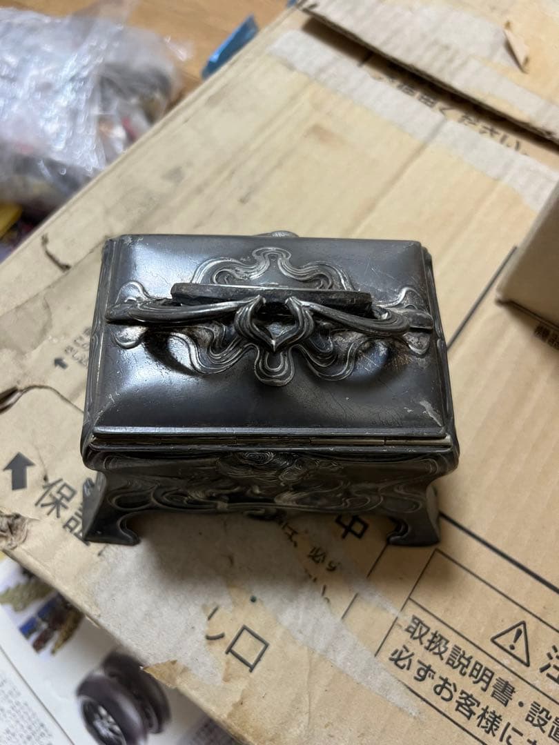 フランスから届いたアンティークの宝石箱