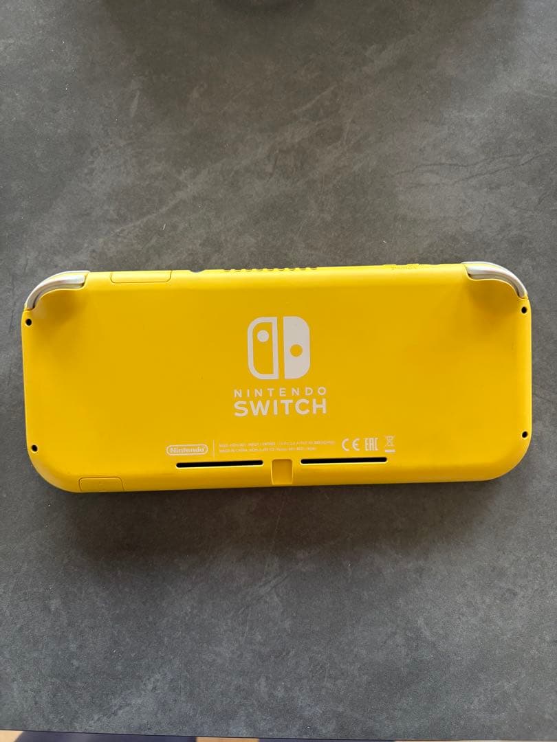 Nintendo Switch lite イエロー