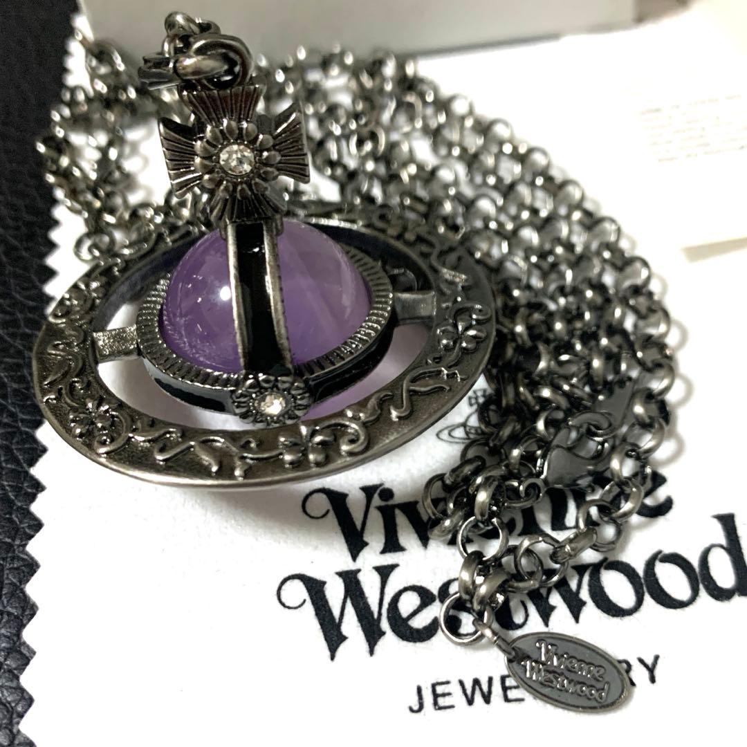 Vivienne Westwood 花刻印　スモールオーブネックレス