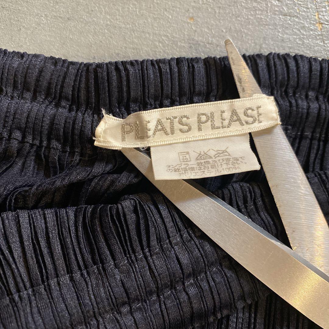 □ 黒PLEATS PLEASE イッセイミヤケ　プリーツスカート